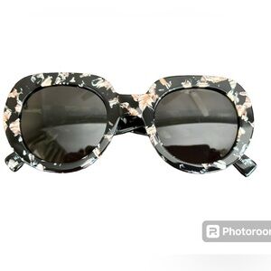 Women’s Eyebob shades. Found Her